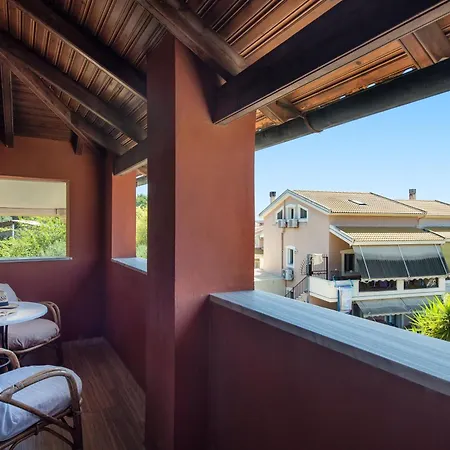The Roof Family Apartment Alepou